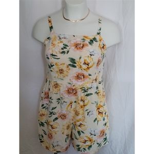 Old Navy Floral Romper Size XL
